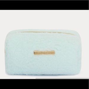 NEW 🔥 Mint faux fur makeup bag! PrettyLittleThing
